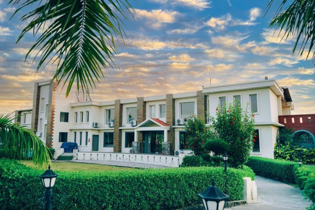 5 Senses Corbett Richness Luxuries Resort ! Destination Wedding & Corporate Events Rāmnagar Exterior foto
